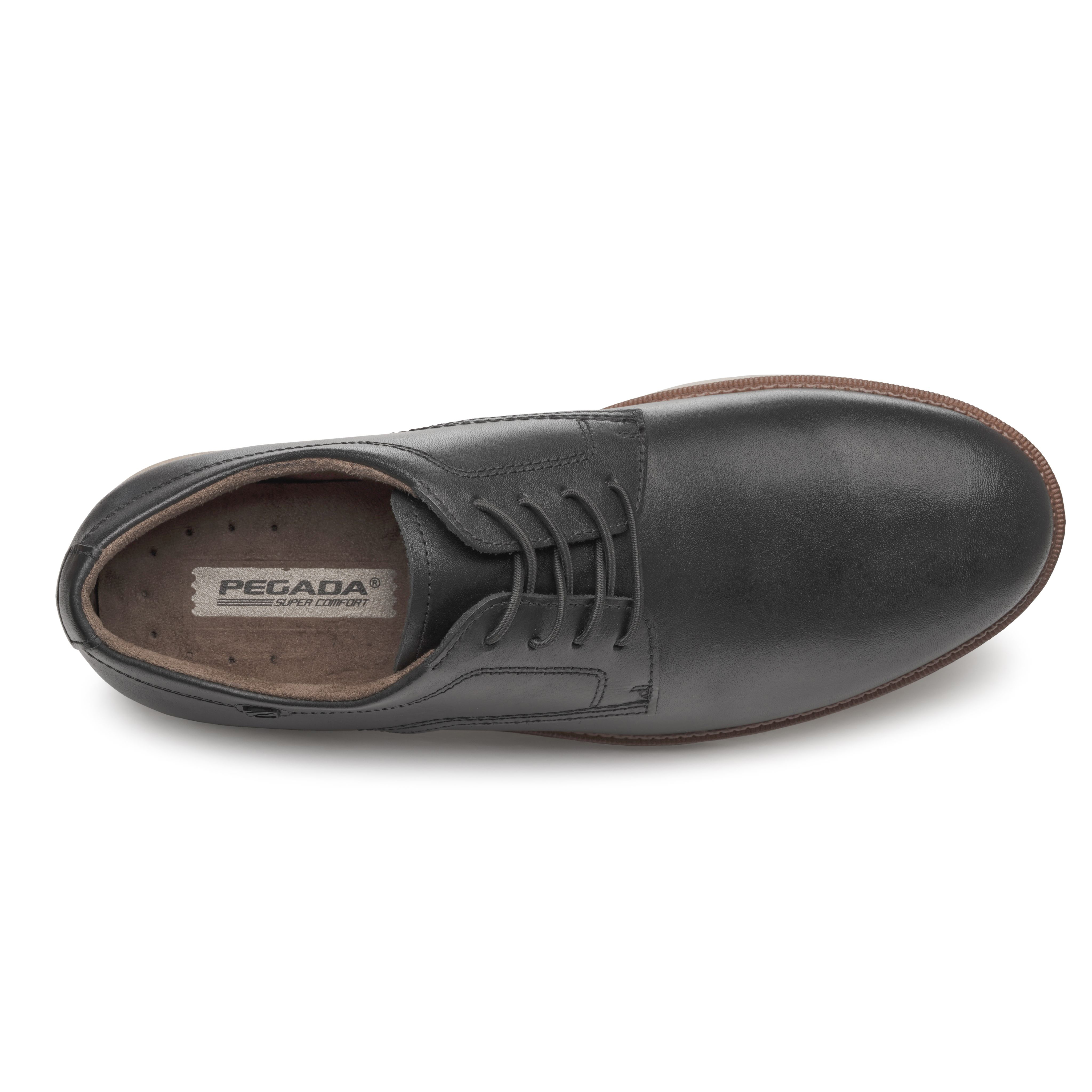 Sapato casual masculino preto em couro visto de frente com cadarço